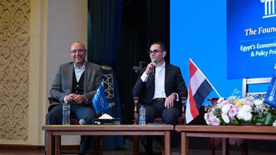 الاستثمار: 51 مليار دولار احتياطي نقد أجنبي و37 مليار دولار تحويلات المصريين بالخارج