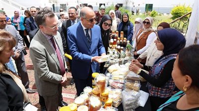 محافظ المنيا يستعرض مشروعات التعاون الدولي المنفذة بالمحافظة خلال عام 2025