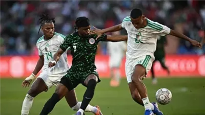 كاف يفتح تحقيقًا عاجلاً في أحداث مباراة الجزائر ونيجيريا