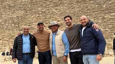 الممثل العالمي ويل سميث يزور أهرامات الجيزة خلال إجازته في مصر