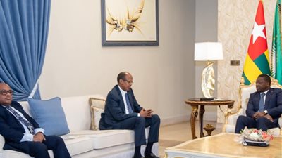 رئيس مفوضية الاتحاد الإفريقي يبحث في لومي جهود إحلال السلام بشرق الكونغو الديمقراطية