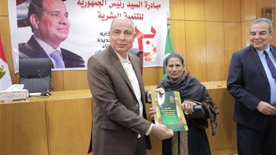 محافظ المنيا يوجه بتوصيل الكهرباء لمنزل مواطنة بملوي