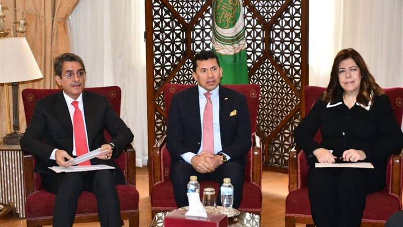 وزير الشباب والرياضة