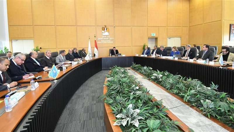 وزير الإسكان 