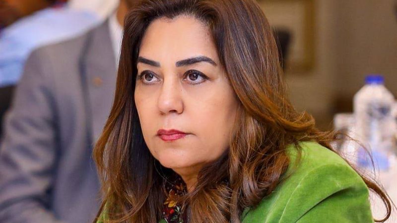  الدكتورة منال عوض