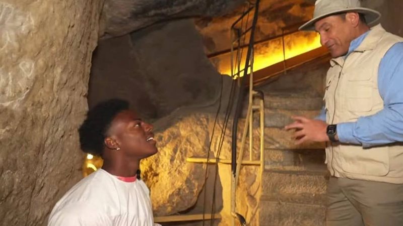 جانب من زيارة  اليوتيوبر