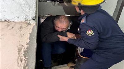 لفتة إنسانية.. الداخلية تنقذ مواطنًا احتُجز داخل مصعد سكني بالفيوم