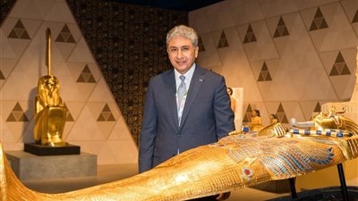 على أنغام موسيقى الهارب.. وزير السياحة يفتتح معرض الملك توت عنخ آمون