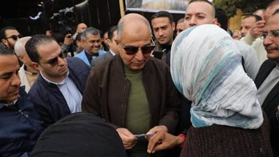 محافظ المنيا يتابع قافلة طبية مجانية تخدم أهالي بعض المحافظات