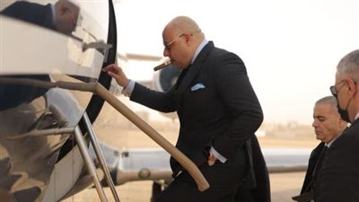 سافر بطائرة خاصة إلى أسوان.. محامٍ شهير يدافع عن متهم بالإعدام في قضية تنقيب عن الذهب