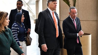 نائب وزير الخارجية الأمريكي ونائب وزير خارجية جمهورية طاجيكستان يزوران المتحف المصري الكبير