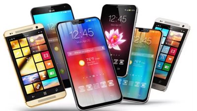 رسوم الهواتف تُشعل البرلمان.. هل تُموَّل الصناعة على حساب المصريين بالخارج؟