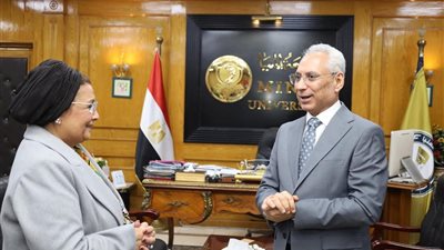 بحث سبل التعاون وخطة السكان 2026 بين صحة المنيا والجامعة