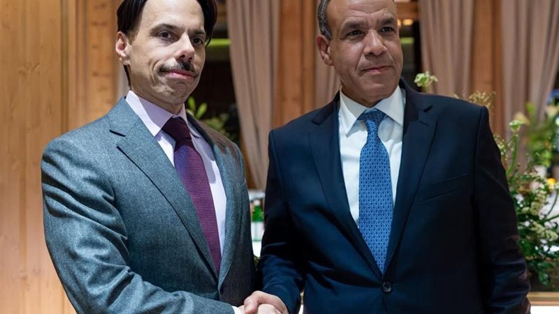 جانب من اللقاءات