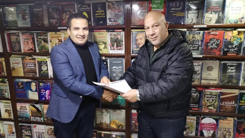 الكاتب الدكتور أحمد