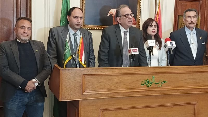  اللجنة المشرفة على