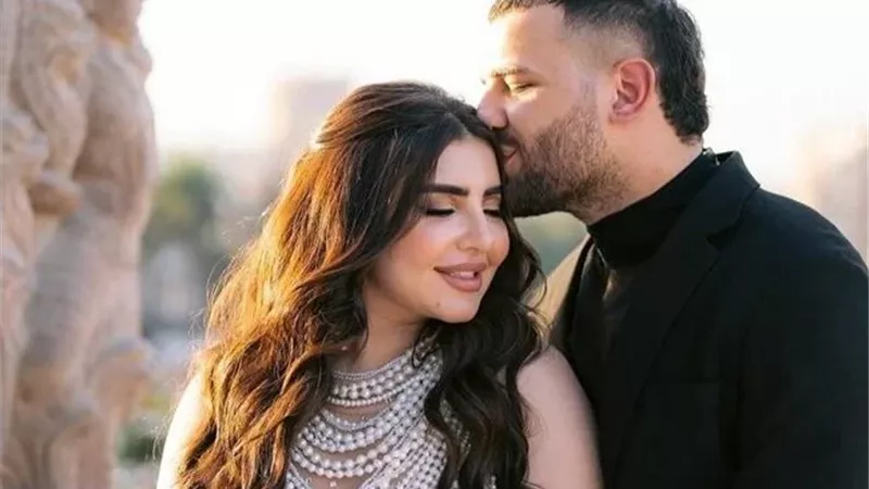 يارا طارق زوجة مطرب