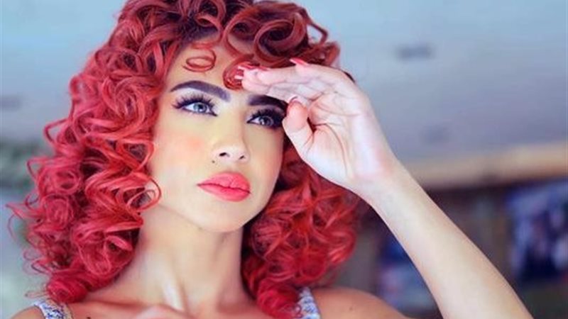 الفنانة دوللي شاهين