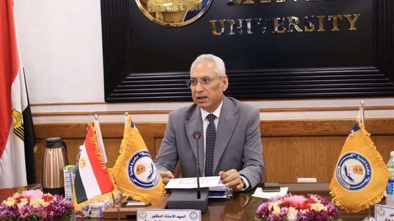 رئيس جامعة المنيا