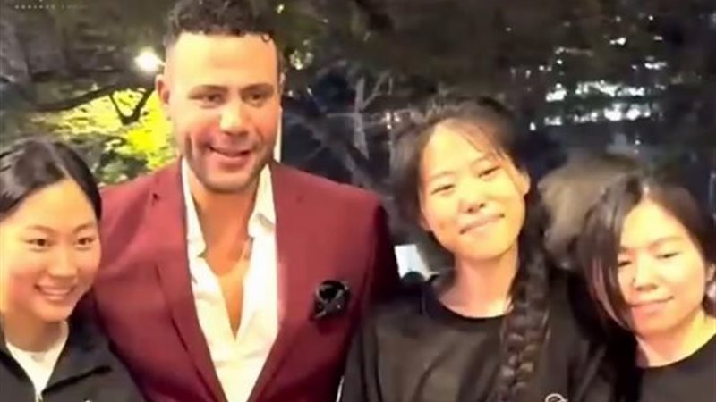 محمد إمام مع جمهوره