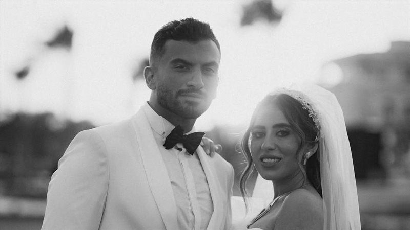 منة القيعي وزوجها