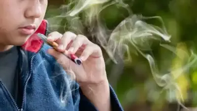 البدء في التدخين قبل سن العشرين يضاعف خطر السكتة الدماغية لاحقاً