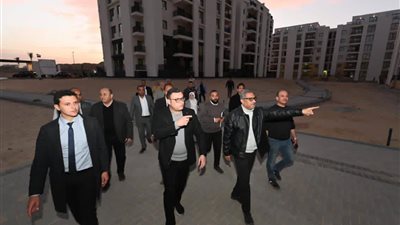 وزير الإسكان يتفقد محطة كهرباء شرق المدينة ومشروعات سكنية بتوسعات الشيخ زايد