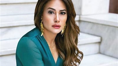 هند صبري: انفصال والديّ كان صدمة ومنعت بناتي من السوشيال ميديا لهذا السبب