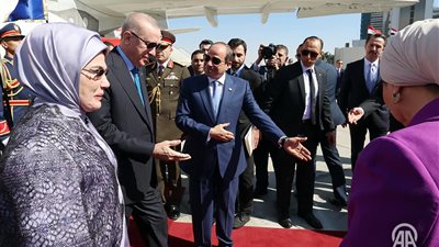 عاجل | الرئيس السيسي يستقبل نظيره التركي رجب طيب أردوغان في القاهرة