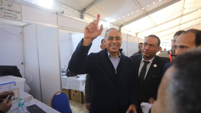 الدكتور هاني سري