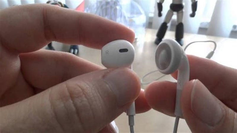 السماعات السلكية