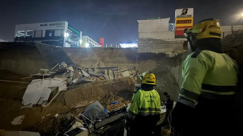 هبوط أرضي داخل بنزيمة