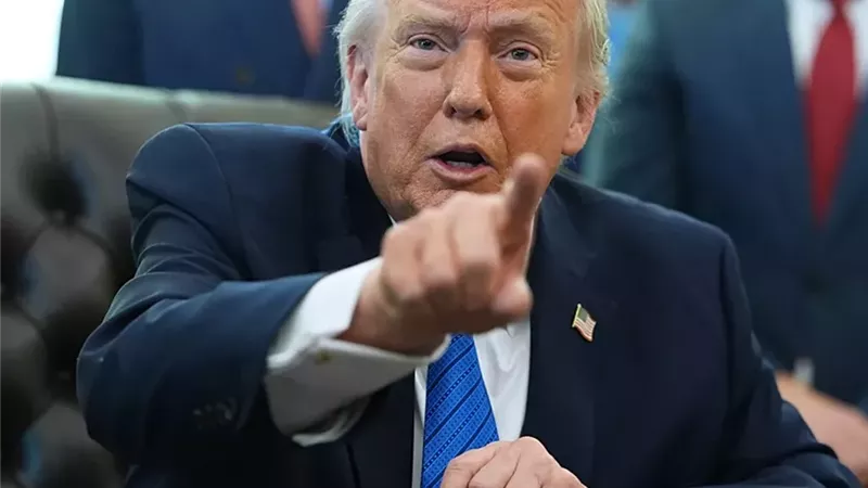 الرئيس الأمريكي دونالد