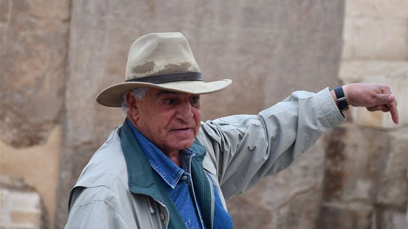  الدكتور زاهي حواس