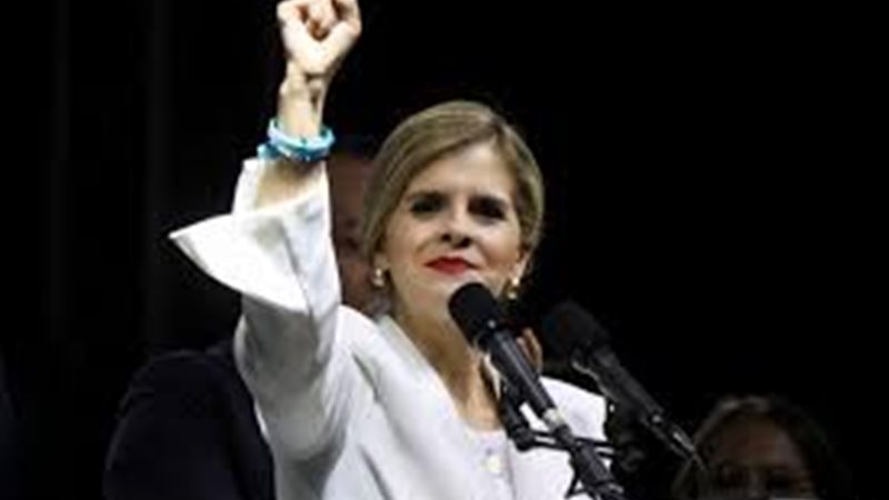  لورا فرنانديز