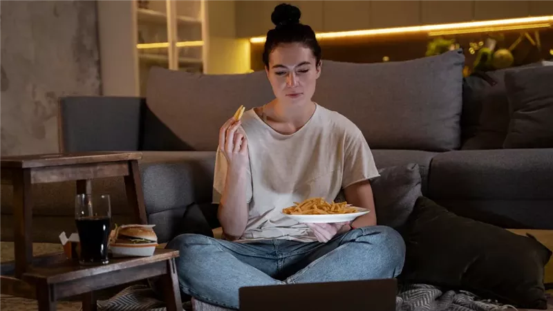 أفضل وقت لتناول العشاء