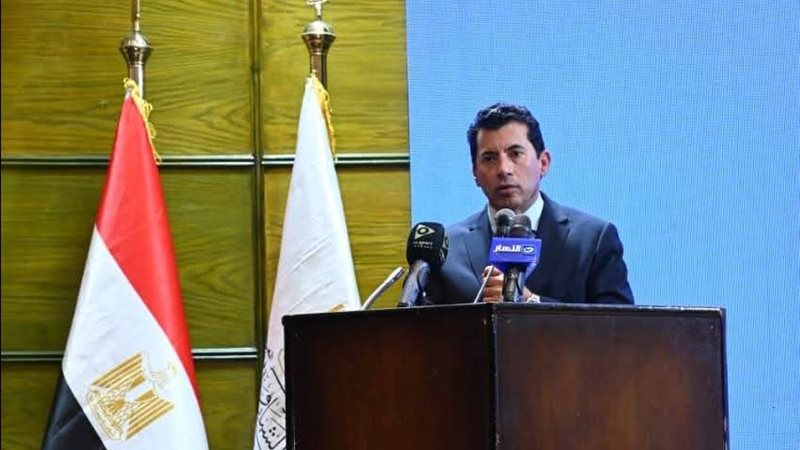 وزير الشباب والرياضة