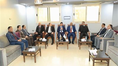 نائب محافظ سوهاج يهنئ مجلس إدارة نادي مستشاري النيابة الإدارية الجديد بسوهاج