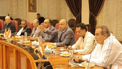 محافظ المنيا يؤكد أهمية التعاون مع أعضاء البرلمان لخدمة المواطنين