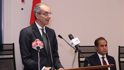 وزير الاتصالات: خطة بـ5 محاور لحماية الأطفال على الإنترنت بمعايير عمرية