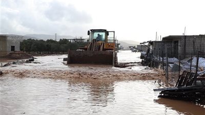 مخيمات تغرق ومسؤولون تحت النار: سيول إدلب تفجّر غضباً سورياً واسعاً