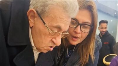 في أجواء عائلية.. أسرة فاروق فلوكس تحتفل بعيد ميلاده الـ 88 