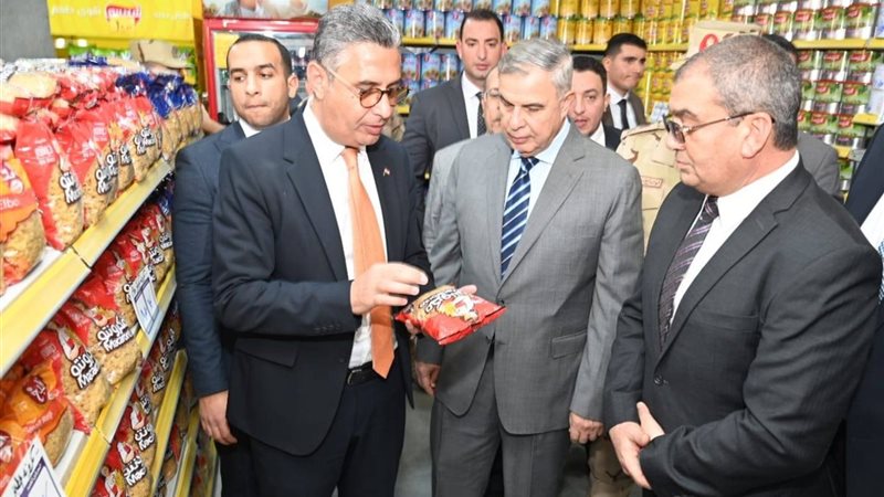 جانب من زيارة الوزير