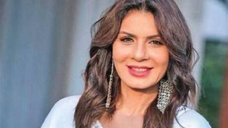 الفنانة نجلاء بدر