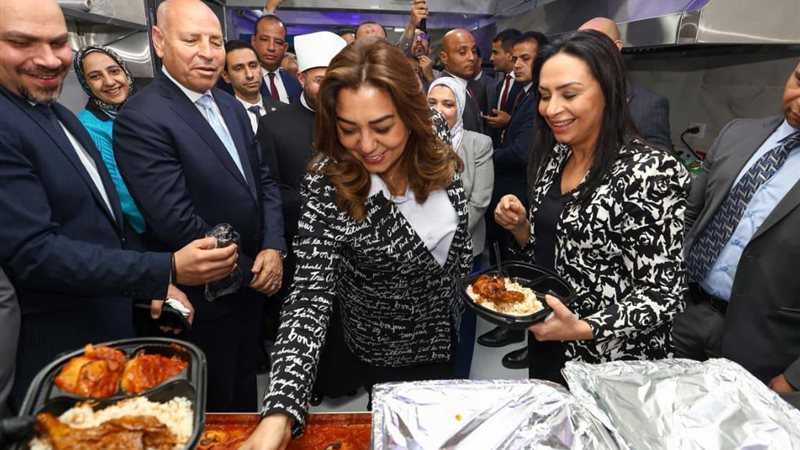 جانب من افتتاح مطبخ