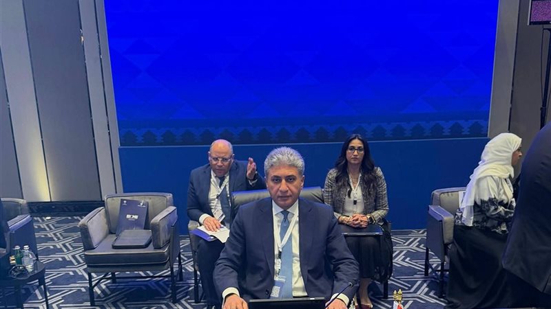 وزير السياحة 