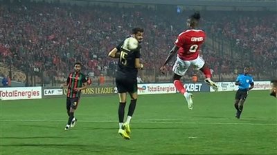 وائل جمعة ينتقد أداء كامويش مهاجم الأهلي: أنت شغلتك إيه؟