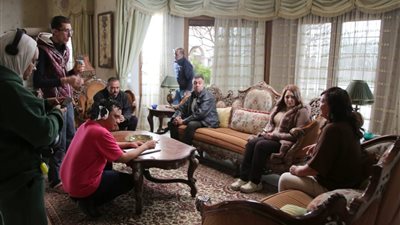 المخرج أحمد عبده يشارك الجمهور كواليس مسلسل «إثبات نسب»