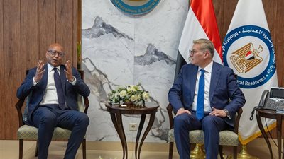 البترول تبحث تعزيز الاستثمار مع التمويل الدولي