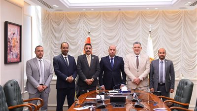 وزير العمل يطمئن العمال: مستمرون في دعم حقوقكم ولن نتراجع